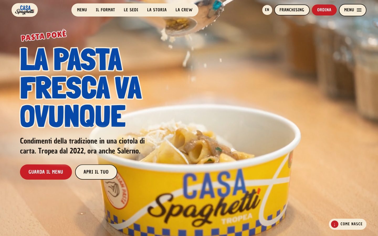 The Casa Spaghetti home page, with fresh pasta sheets coming out of the machine